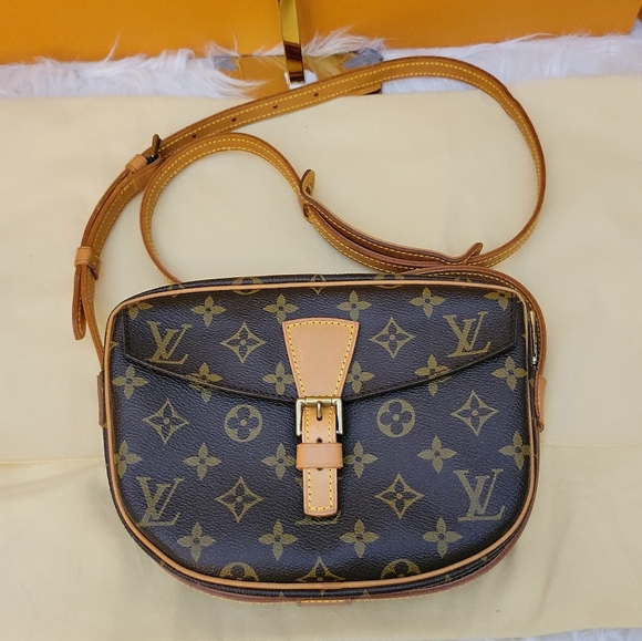 ❌️SOLD❌️Louis Vuitton Jeune Fille PM 💯% Authentic Crossbody Bag - Picture 17 of 17
